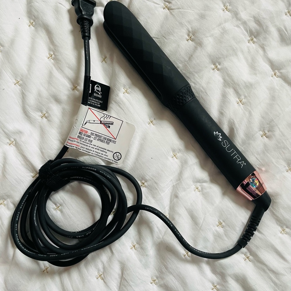Sutra Hair Styling Wand in Black